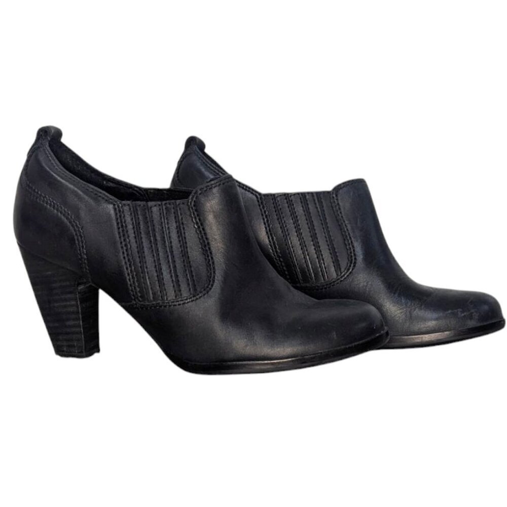 Clarks artisan 62254 slip on leather boot shoes - SZ 7